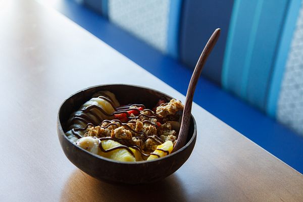 Fresh breakfast bowl with fruit served on campus